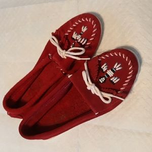 Minnetonka Thunderbird Moccasins  Red Suede Size 9